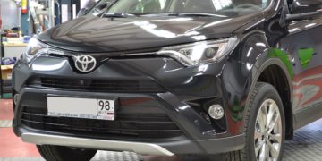 Toyota RAV 4 Антигравийный материал LLumar PPF Gloss